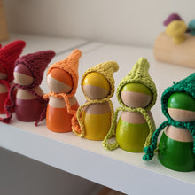 Load image into Gallery viewer, Knitted hats for peg dolls