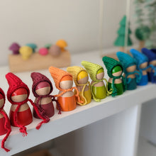 Load image into Gallery viewer, Knitted hats for peg dolls